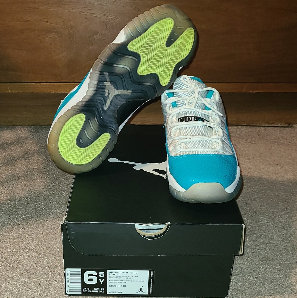 Jordan 11 Retro Low Aqua Safari
